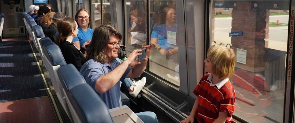 Available Services at the Texas Eagle Train Route for Travelers