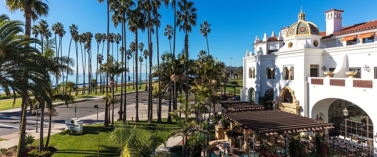 Top 10 Hotels near Santa Barbara Station
