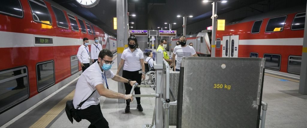 Amtrak Service Staff Hiring