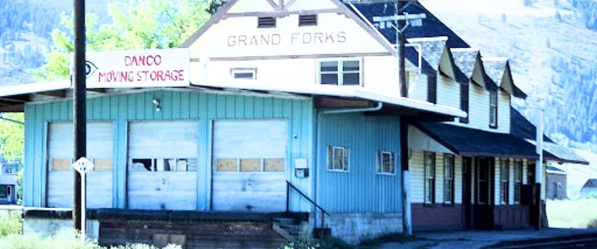 Amtrak Station Near Warroad Intl. Memorial Airport – RRT