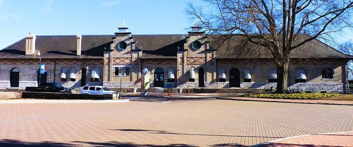 Danville, IL Amtrak Thruway Station – DVI